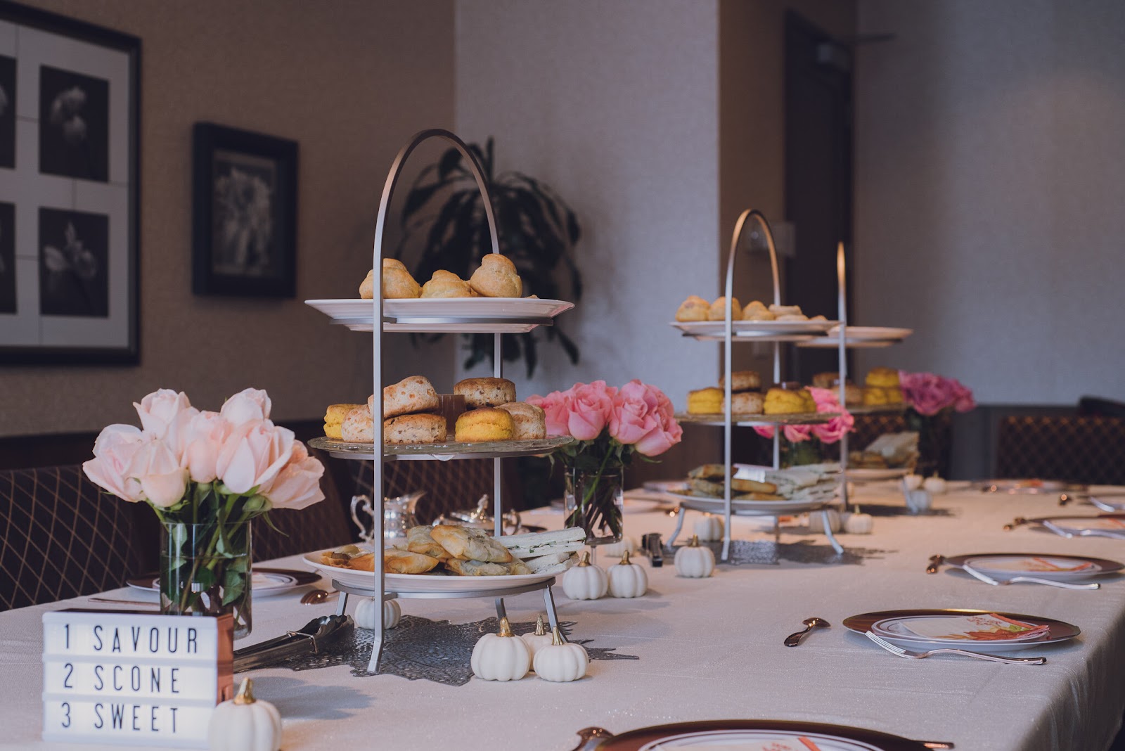 tea-party-table-autumn-lily-muffins