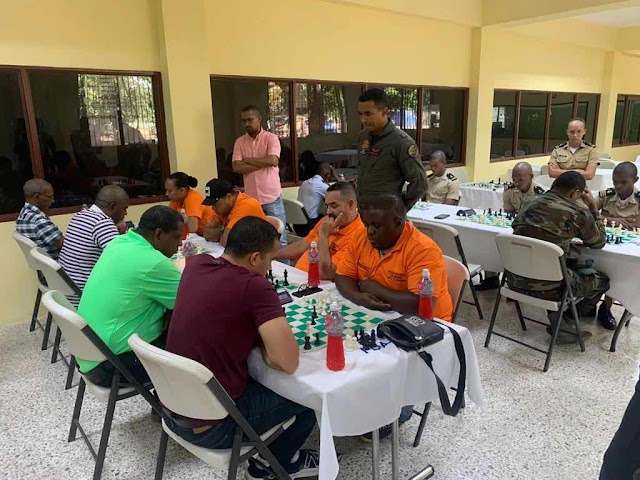 Policía Nacional se corona en ajedrez por equipo en Juegos Militares