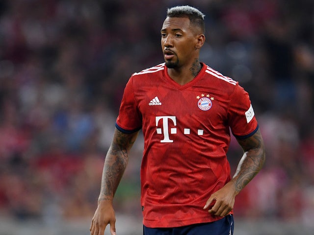 Boateng số áo là 17