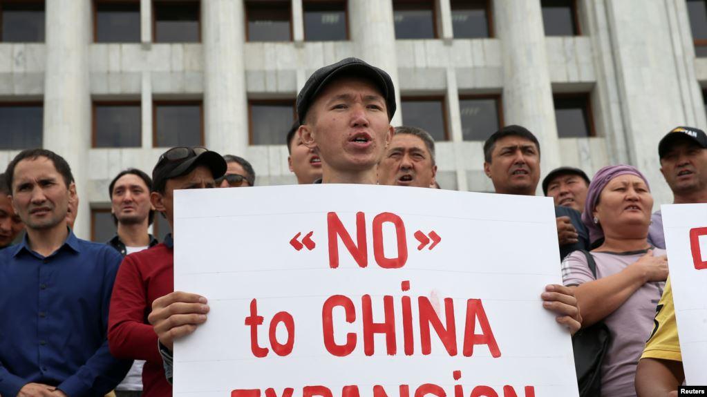 2019年9月4日,哈萨克斯坦人在阿拉木图集会抗议政府兴建中国工厂。