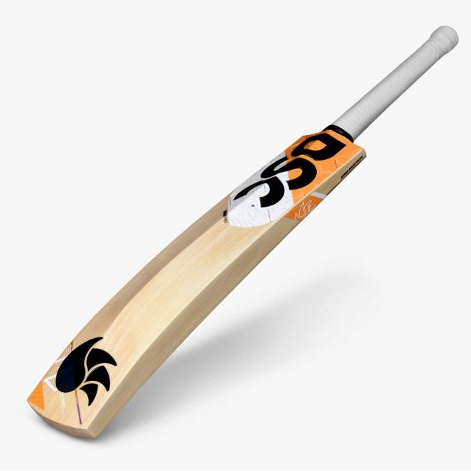 https://cdn11.bigcommerce.com/s-3954e/images/stencil/1280x1280/products/12587/21026/krunch-pro-english-willow-cricket-bat__95836.1645732974.jpg?c=2