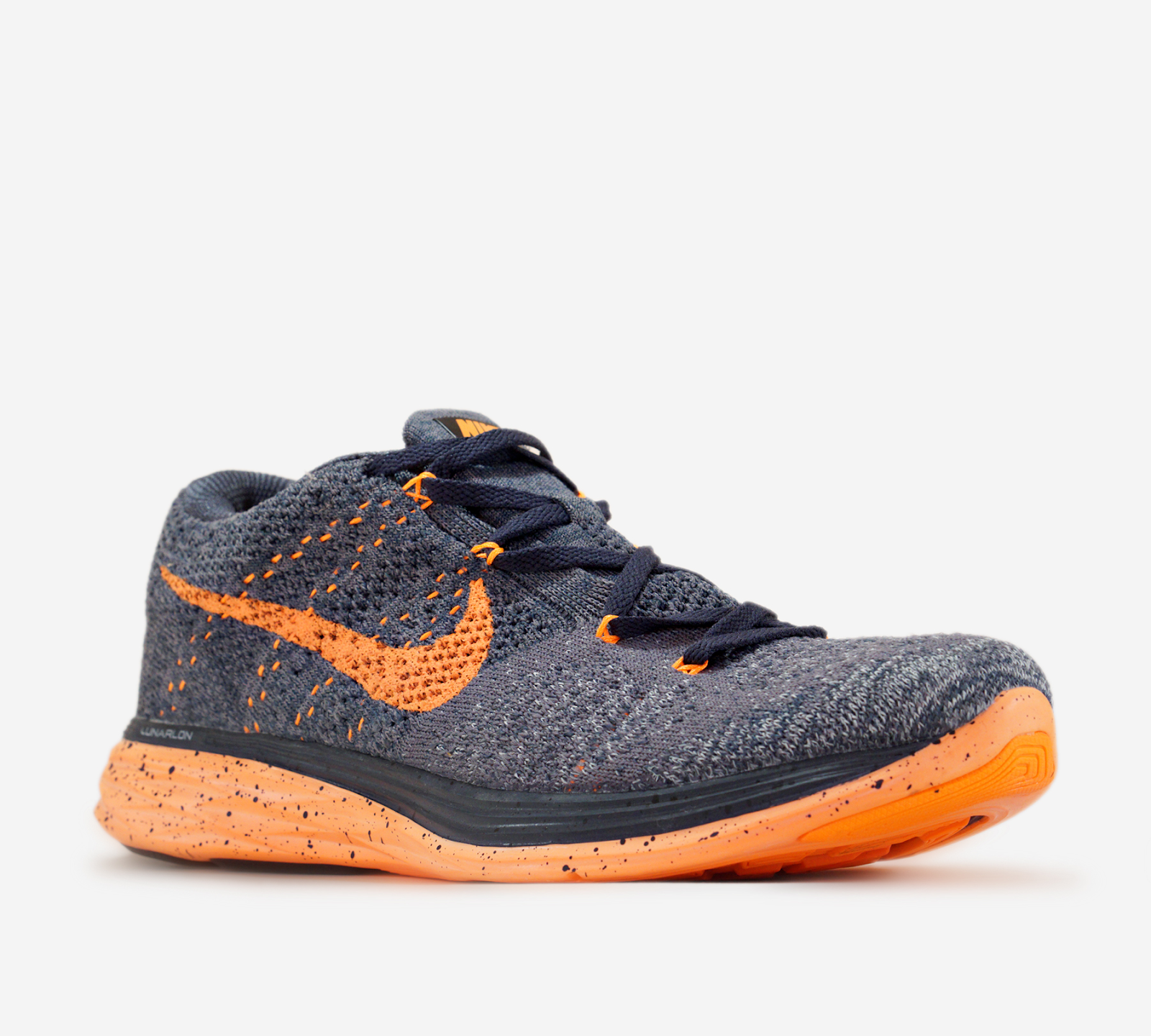 Trên chân Nike Flyknit Lunar 3 – Bản nâng cấp đáng giá