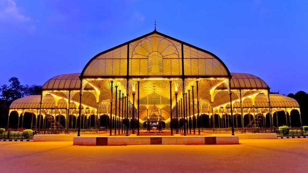 Glass house at Lal Bagh, Bengaluru ©: archdaily 