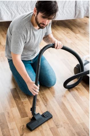 Can a vacuum cleaner clean the grooves properly?