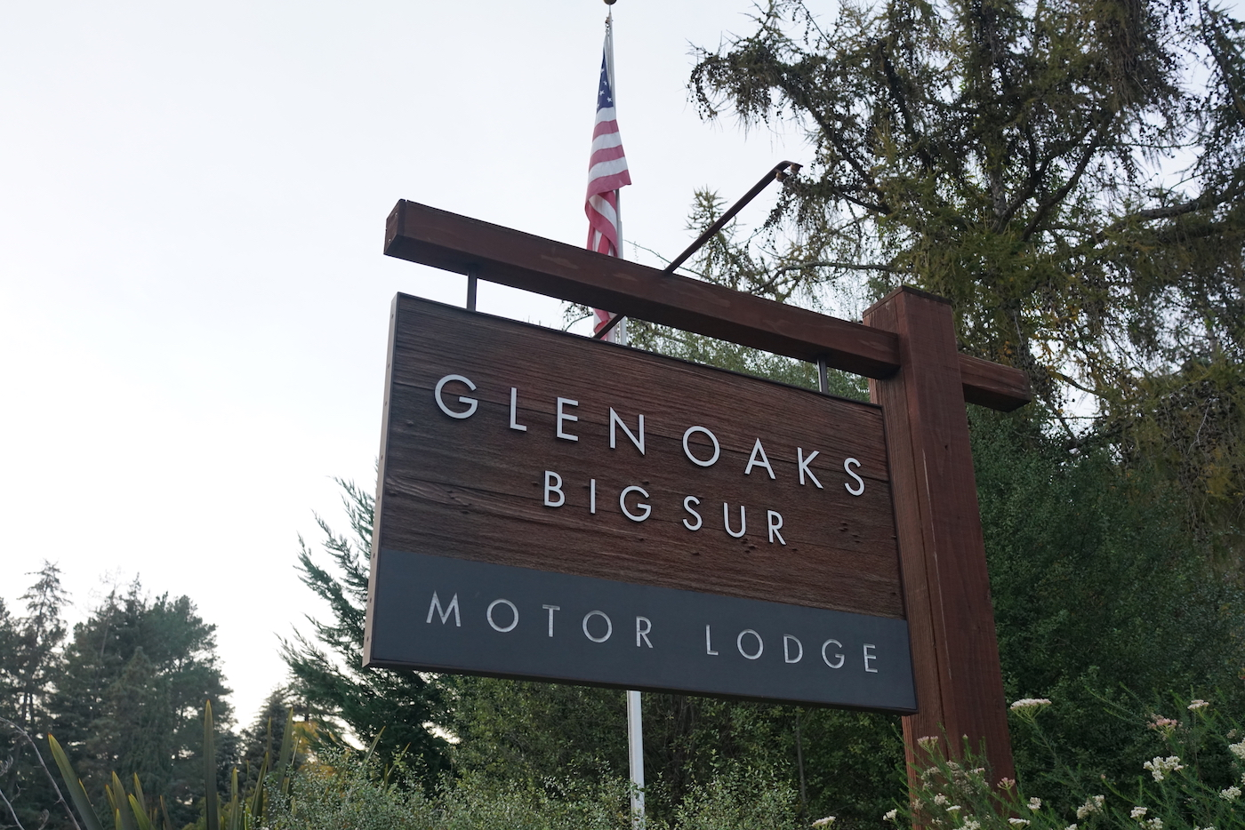 Hotel Love: Rustic Meets Modern at Glen Oaks Lodge in Big Sur