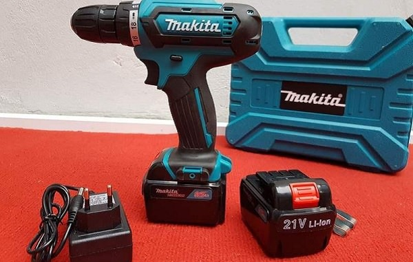 Các bước sạc pin máy khoan Makita