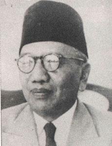 http://upload.wikimedia.org/wikipedia/commons/c/cc/Susanto_tirtoprodjo.jpg