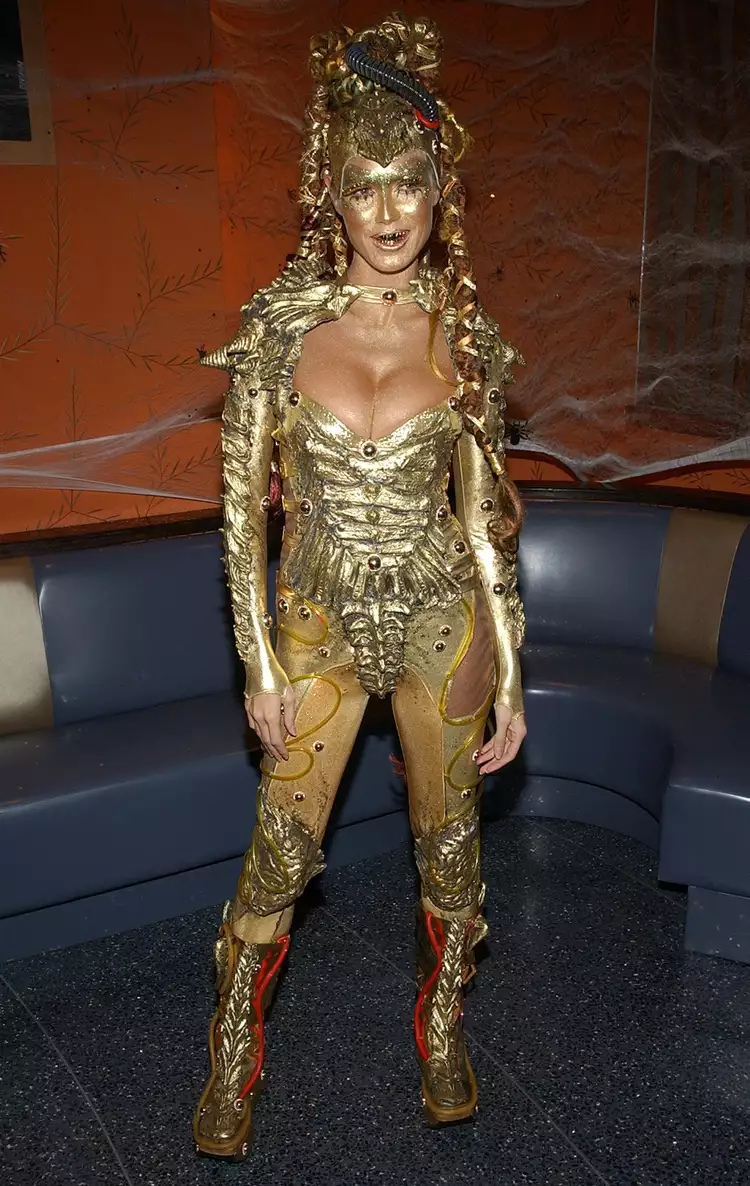Heidi Klum disfraces Halloween alien