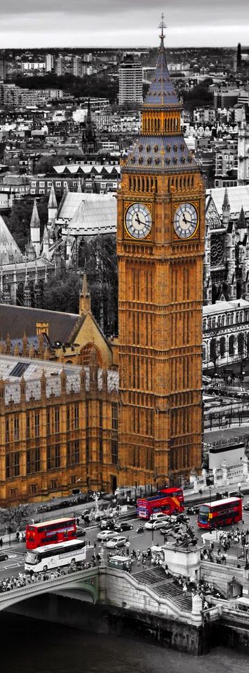 Big Ben, London Eye, Harry Potter, the royalties, red telephone booth and red buses: 