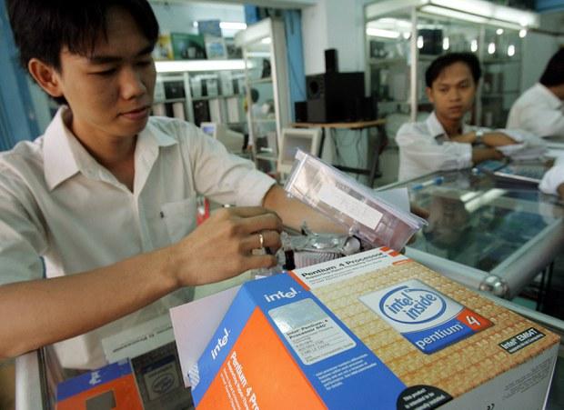 Chính phủ  Việt Nam thay đổi thông báo về khoản đầu tư hơn ba tỷ đô la của Intel