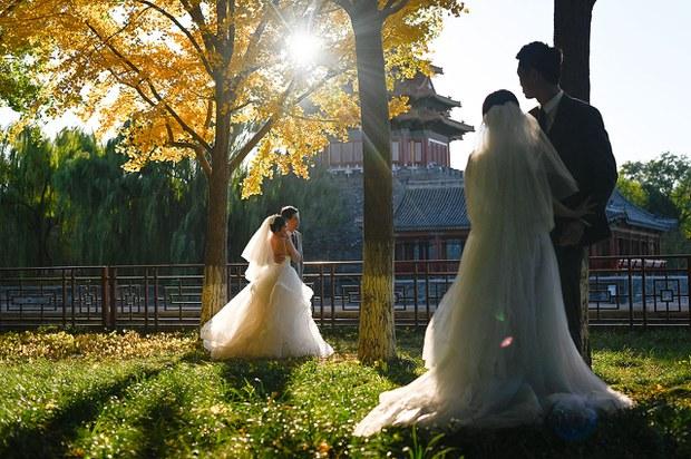 经济专家建议降低中国婚齢至18岁惹争议