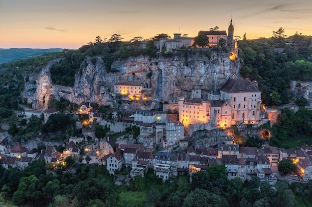 un orasel pe stanca in franca dordogne