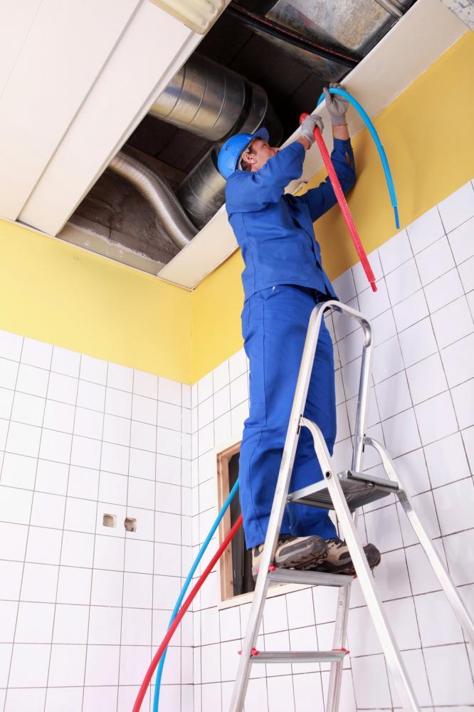 http://streaming.yayimages.com/images/photographer/phovoir/ee1a8ca45270d6f3c9e9c8a1d37e2626/plumber.jpg