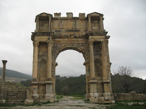 Hutaakan Archway.jpg