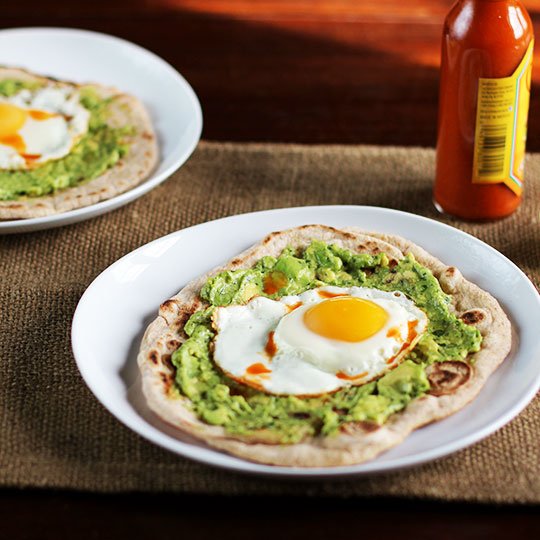 Recipe: Avocado and Egg Breakfast Pizza