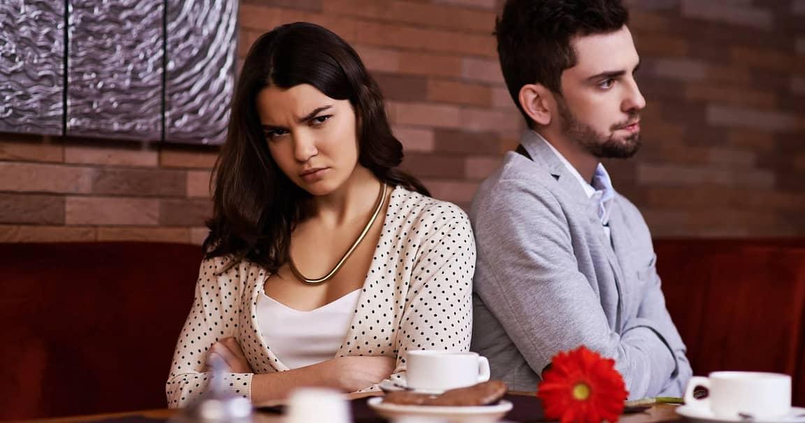 15 things self-aware people never do in relationships (so you shouldn't  either) - Hack Spirit