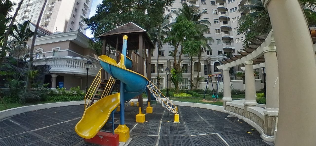 Fasilitas Outdoor Playground Waterplce Surabaya