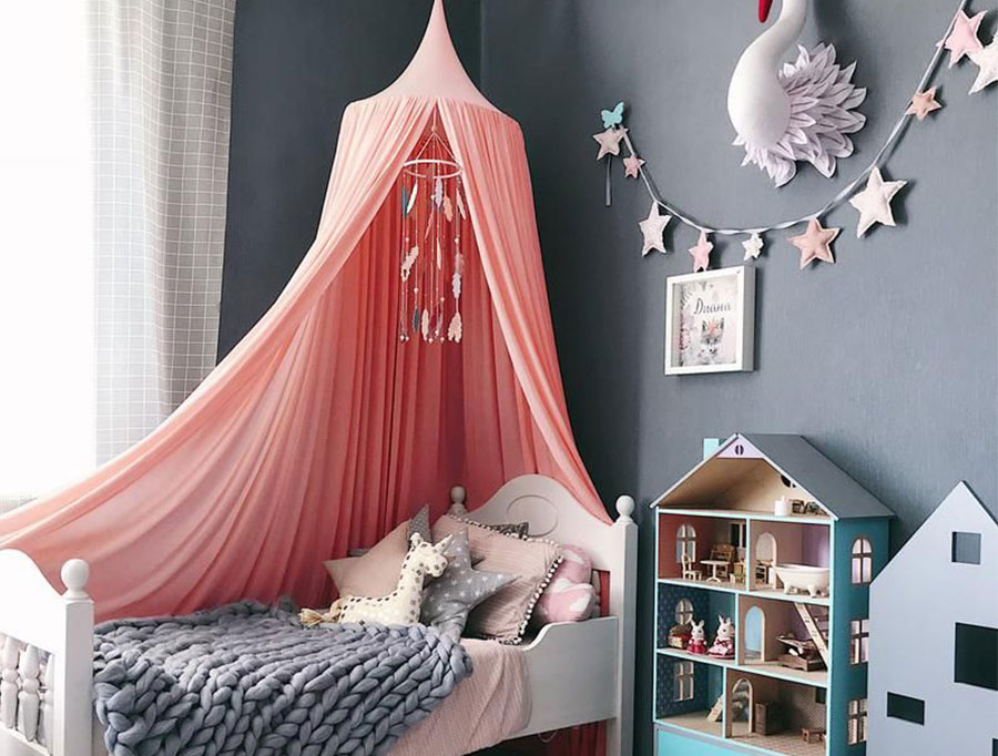 Desain kamar tidur anak perempuan dengan perpaduan warna putih dan pink yang cantik dan nyaman