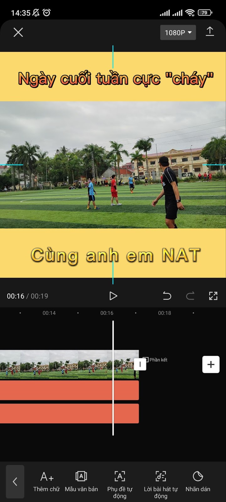 Kéo thanh viên vào thanh viền và kéo thanh viền đến cuối video. 