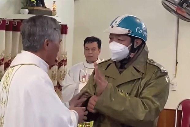 Chính quyền Việt Nam tăng cường kiểm soát tôn giáo với dự thảo nghị định mới