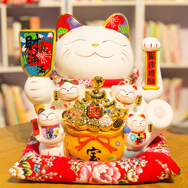 Mèo thần tài may mắn