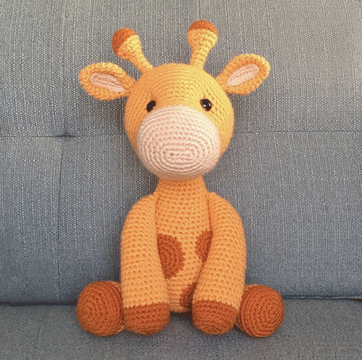 knit giraffe