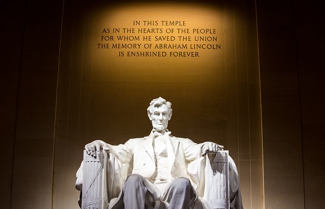the Lincoln Memorial is one of the famous historical sites in Washington DC