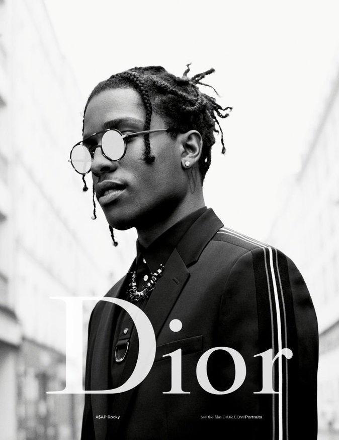 Asap Rocky présente ses dernières lunettes Dior !