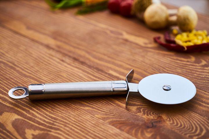 Using a Pizza Cutter from Your Herbs