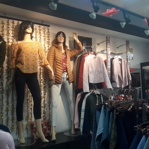 Opiniones de Camila Store en Huancayo - Tienda de ropa