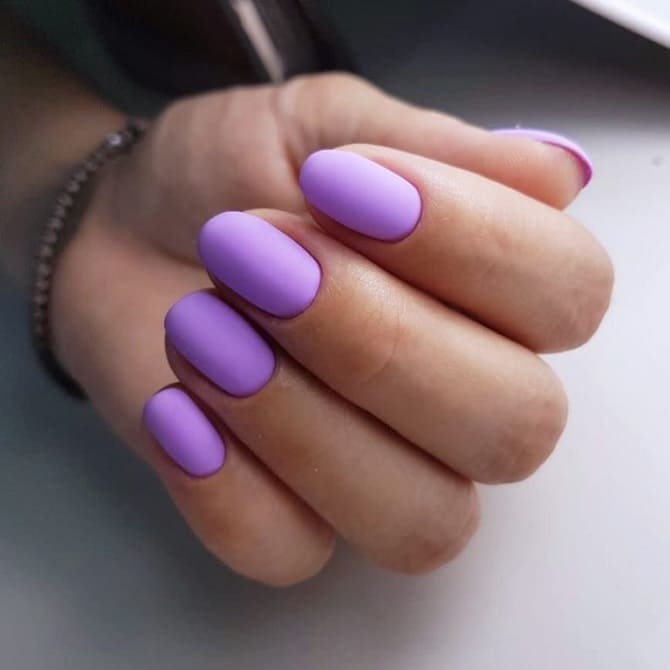 Trendy manicure colors for spring 2022 4