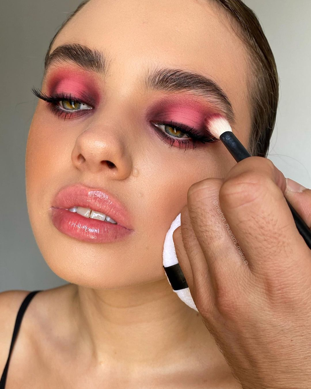 How To Wear Pink Eyeshadow? Here Are 13 Stunning Looks For You To Try