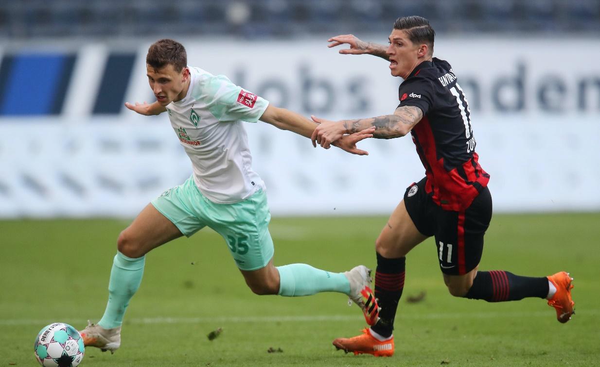 Werder Bremen và Frankfurt đã hòa nhau 1-1 ở trận đấu lượt đi