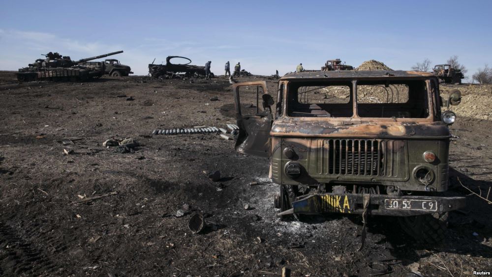 Знищена військова техніка біля Дебальцева. Лютий 2015 року