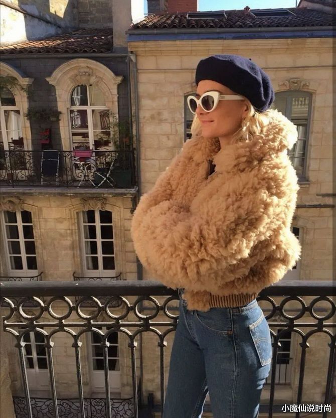 How to wear a faux fur jacket in style 2