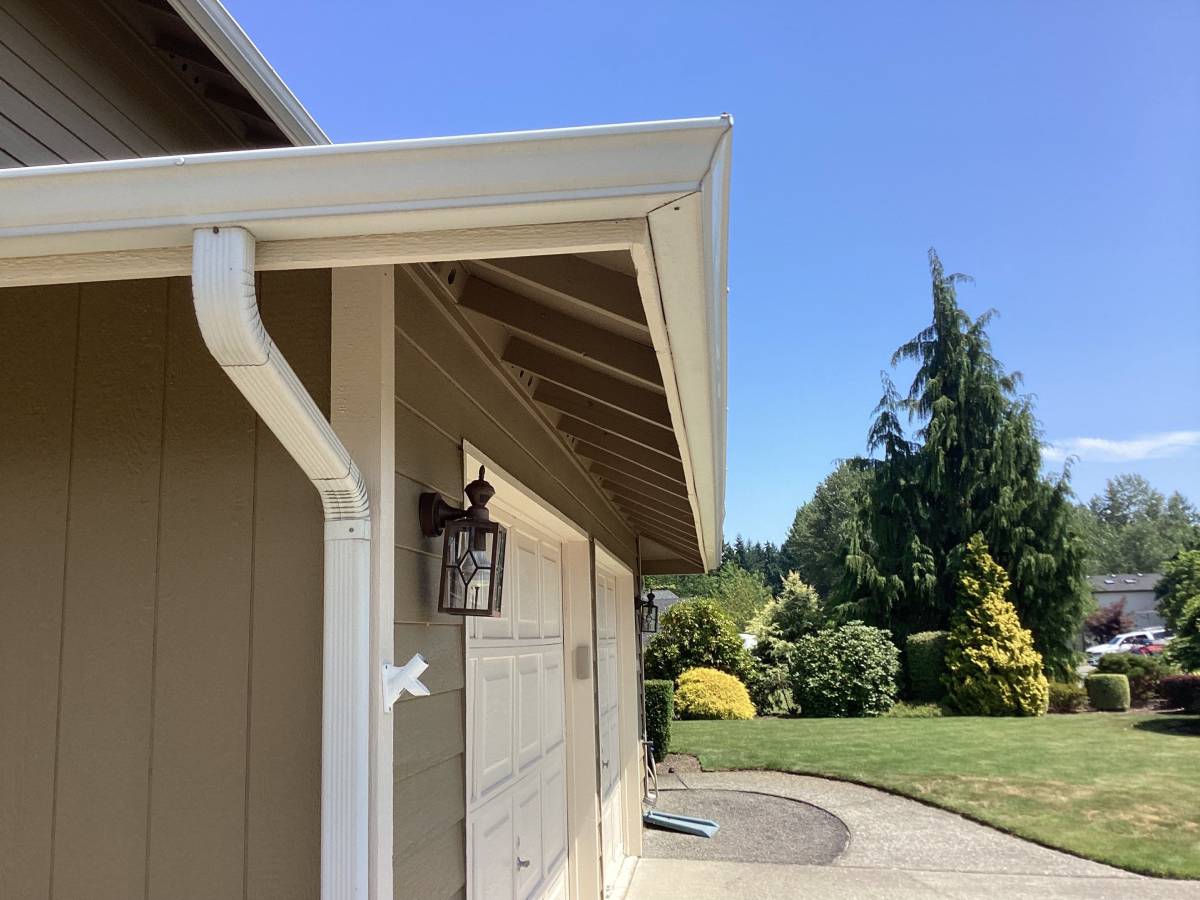 Discover the Perfect Solution for Your Home's Gutters! Find Affordable Gutter Installation Cost and High-Quality Services to Protect Your Property. Upgrade Your Home's Exterior with Top-Notch Gutters Today!