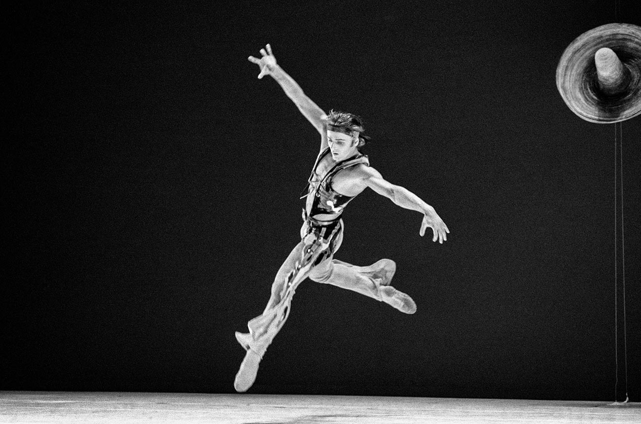 Mikhail Baryshnikov in Eliot Feld`s `Santa Fe Saga`. 