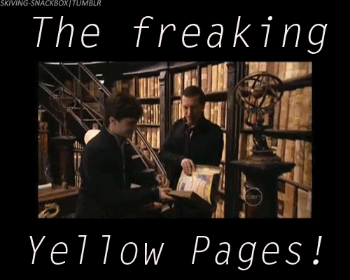 The-freaking-yellow-pages-harry-potter-vs-twilight-21605277-500-400.gif