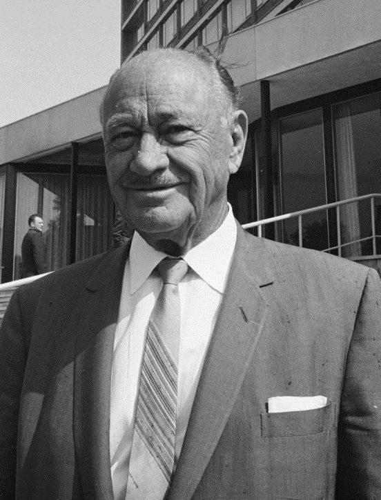 Conrad Hilton - Wikipedia