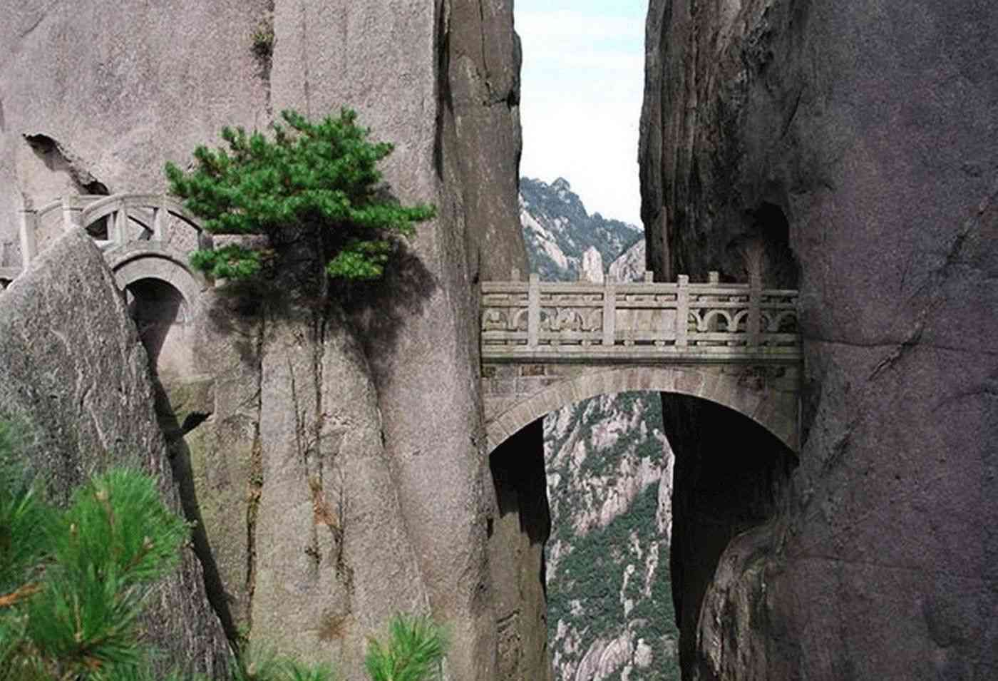 The Bridge of Immortals, Huang Shang China
