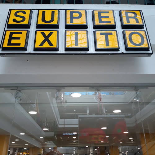 Súper Éxito - CCNU - Quito