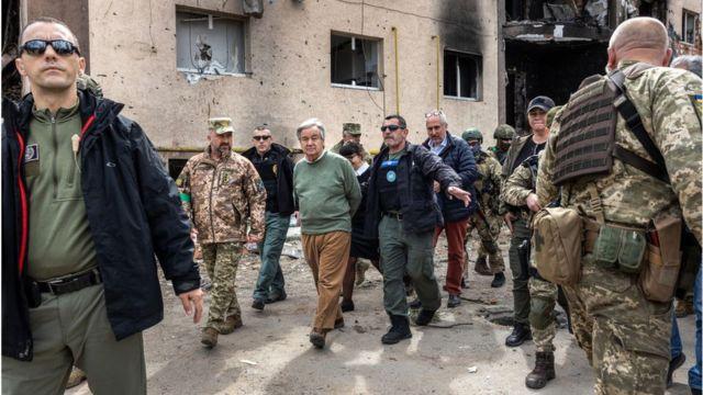 Ông Antonio Guterres thăm một số thị trấn xung quanh Kyiv bị quân đội Nga tàn phá nặng nề