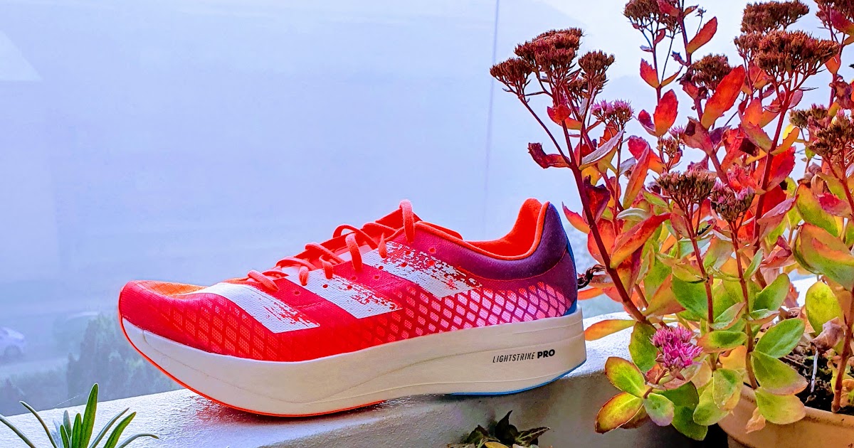 Road Trail Run: Danish-Anmeldelse af Adidas Adizero Adios Pro: adidas  melder sig for alvor ind i “supersko” kapløbet med en elegant, støddæmpende  og responsiv race model til de hurtigste dage