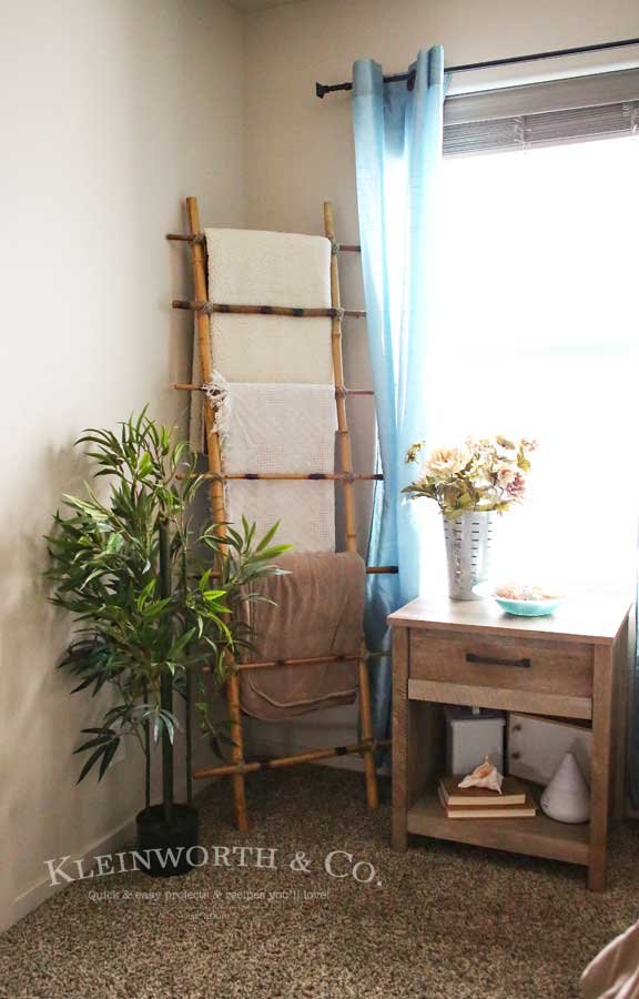 Blanket-Ladder-DIY.jpg