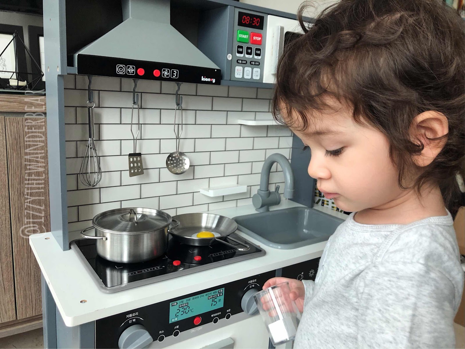 Izzy Bear and her kitchen playset