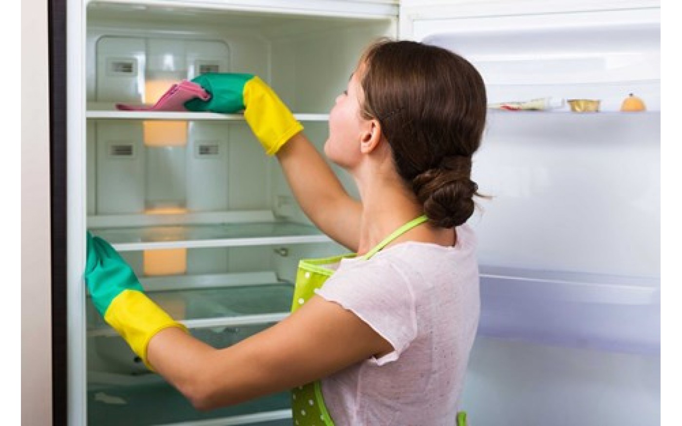 Vệ sinh tủ lạnh thường xuyên