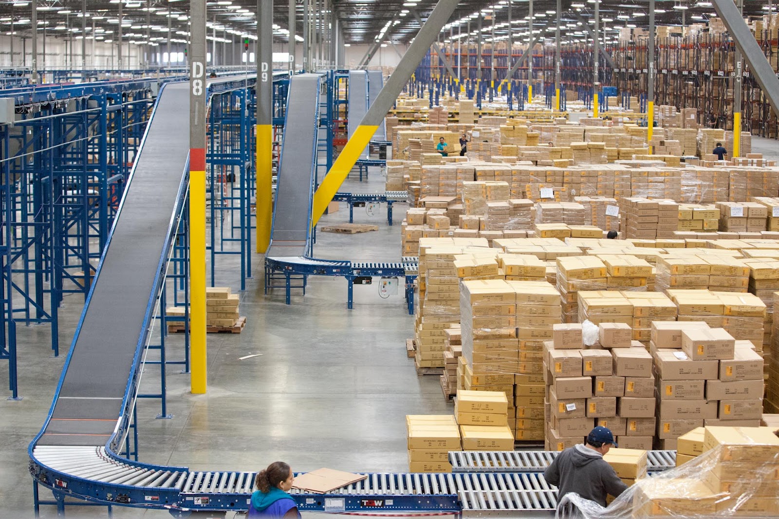 How to Improve Your Logistics and Fulfillment Strategy for a Better Customer Experience