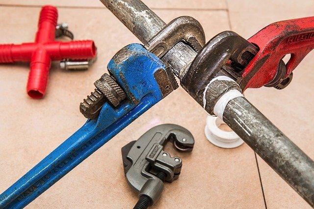 plumbing courses, plumber, piping, wrenches, lug wrench