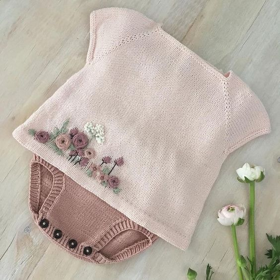 ropita para bebé en lana tejida a mano croche niña rosa