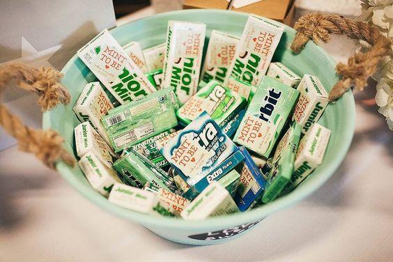30 Wedding Favors You Won't Believe Cost Under $1
